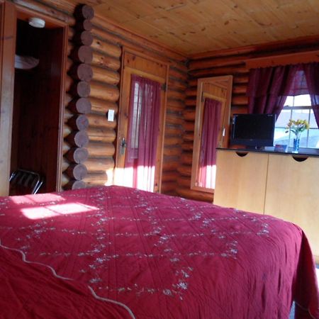 Seven Dwarfs Cabin - On The Brook Cabins Lake George Exterior photo