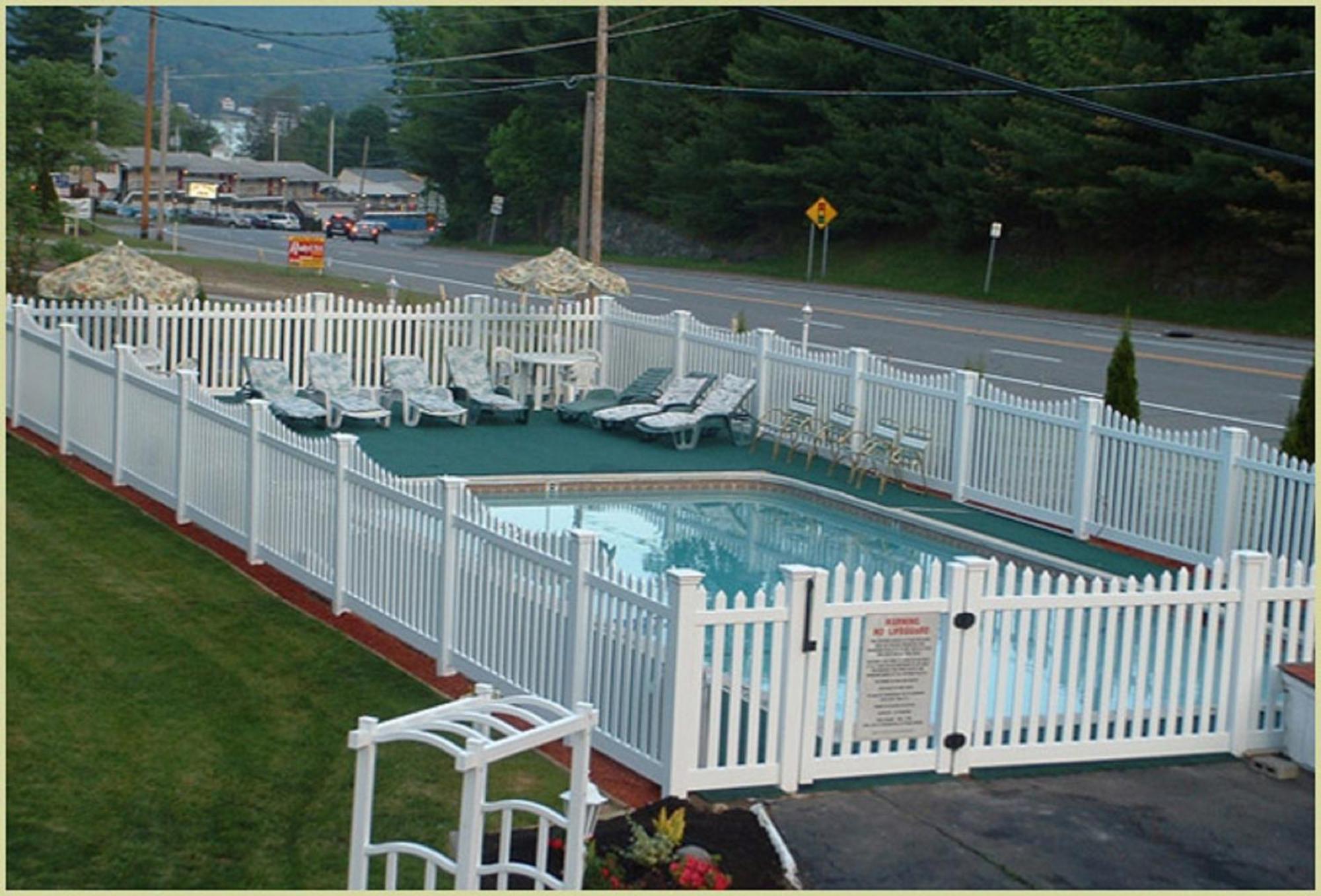 Seven Dwarfs Cabin - On The Brook Cabins Lake George Exterior photo